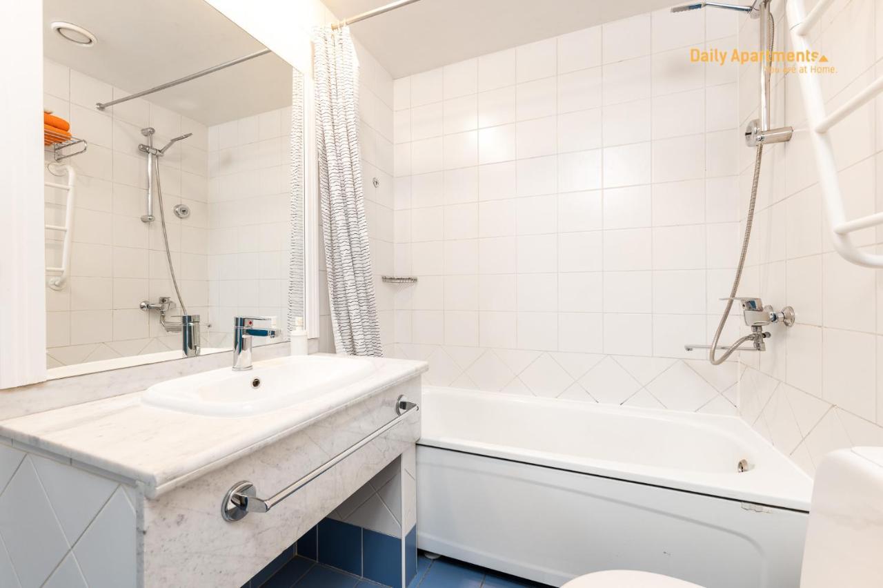 Daily Apartments - Apartment With Bath Tallinn Eksteriør billede