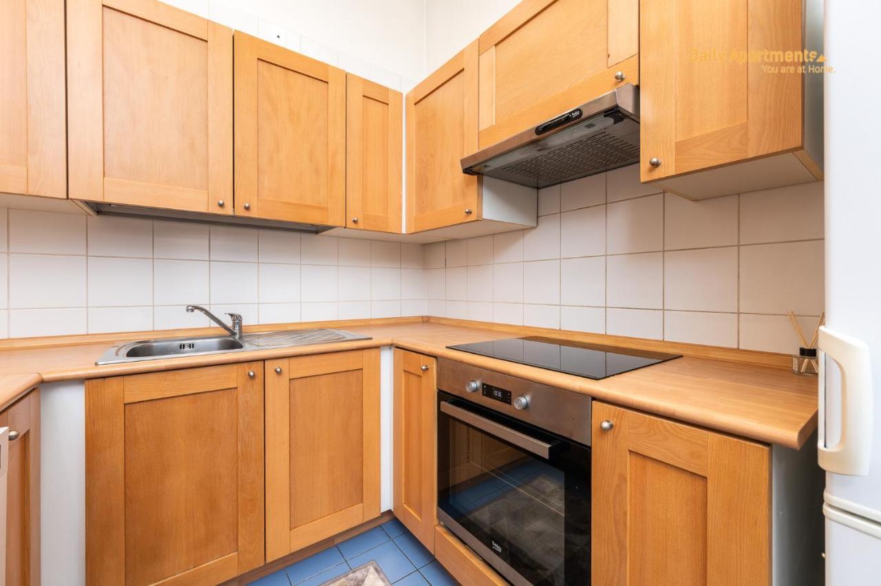 Daily Apartments - Apartment With Bath Tallinn Eksteriør billede
